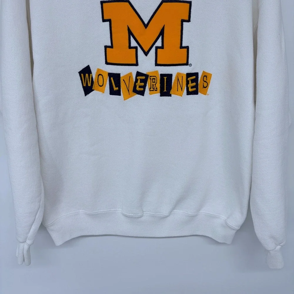Vintage Michigan Wolverines Sweatshirt Medium White Crewneck B-Wear Embroidered‎
